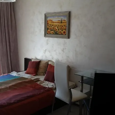 شقة Boutique Rose Gardens Apartment بوموري