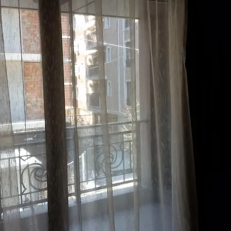 شقة Boutique Rose Gardens Apartment بوموري